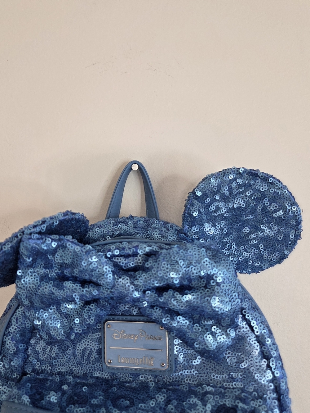 Disney Parks Loungefly Minnie Mouse Hydrangea Blue Sequin Mini Backpack - Picture 6 of 11
